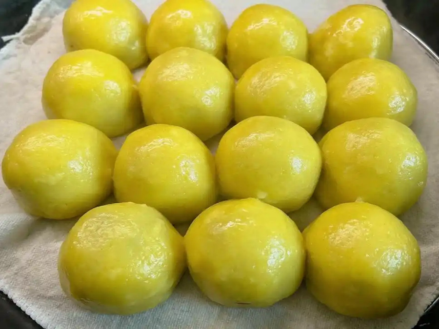 刚蒸熟的粘豆包